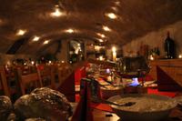 Fondue im Weinkeller des Schlosses
