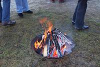 kleines Lagerfeuer nach der Kremserfahrt