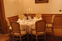 Tisch zum Silvesterabend