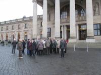 Vor dem Kurhaus-Casino in Wiesbaden 