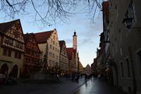 018 Rothenburg - Herrngasse mit Rathaus