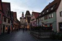 022 Rothenburg - Rödergasse mit Röderbogen und Marcusturm