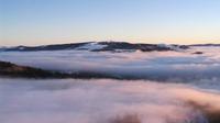 067 Rhön - Blick zur winterlichen Wasserkuppe (Foto Wikipedia)