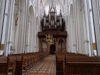 Schwerin, das Innere des Doms mit der Orgel