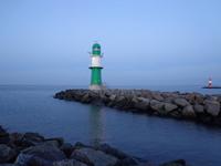 Nochmals die Hafeneinfahrt an der Mole von Warnemünde