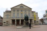 Stadtrundgang in Weimar - Goethe und Schiller vorm Nationaltheater