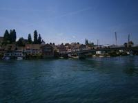 Die Brücke über den noch jungen Rhein