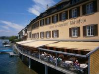 Auf der Terasse läßt sich gut speisen