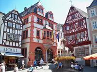 Rathaus und Michaelsbrunnen, Bernkastel-Kues