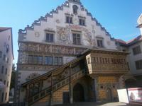 Das Rathaus von der Maximillianstraße aus gesehen