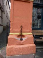 Pranger vor Rathaus in Bernkastel Kues