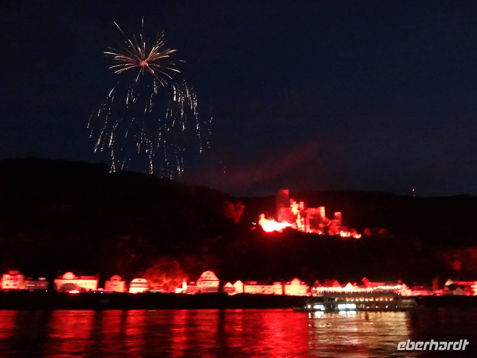 Feuerwerk über dem Rhein