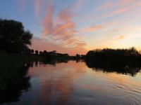 Abendstimmung am Fluss vor dem Hotel Allerhof