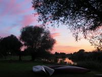 Abendstimmung am Fluss vor dem Hotel Allerhof