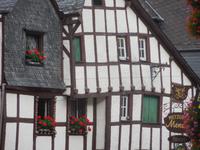 DSCN4734 - Bernkastel, irre Geometrien ...