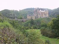 Burg Eltz in ihrer ganzen Pracht