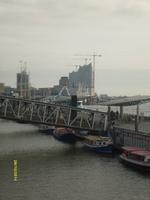 Blick von den Landungsbrücken zur Elbphilharmonie