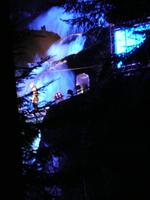 Feuershow am Wasserfall beim Triberger Weihnachtszauber