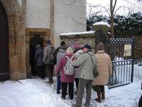 Durch dieses Tor geht es nur einzeln