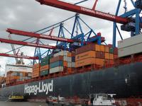 Containerschiff am Buchardtkai