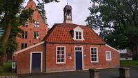 Aurich - Pingelhus - hier am Auricher Hafen starteten und endeten Schiffe aus Emden