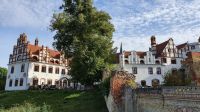 Basedow-Schloss mit restaurierten Ferienwohnungen