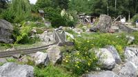 Blick auf die Anlage, im Hintergrund Spielplatz