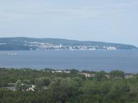 Blick vom Adlerhorst Naturerbezentrum Prora auf Sassnitz