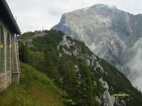Blick zum Gipfelkreuz