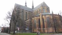 Die mächitge Marienkirche von außen