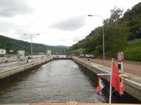 Einfahrt in Schleuse
