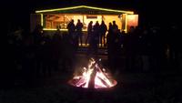 Glühwein am Feuer