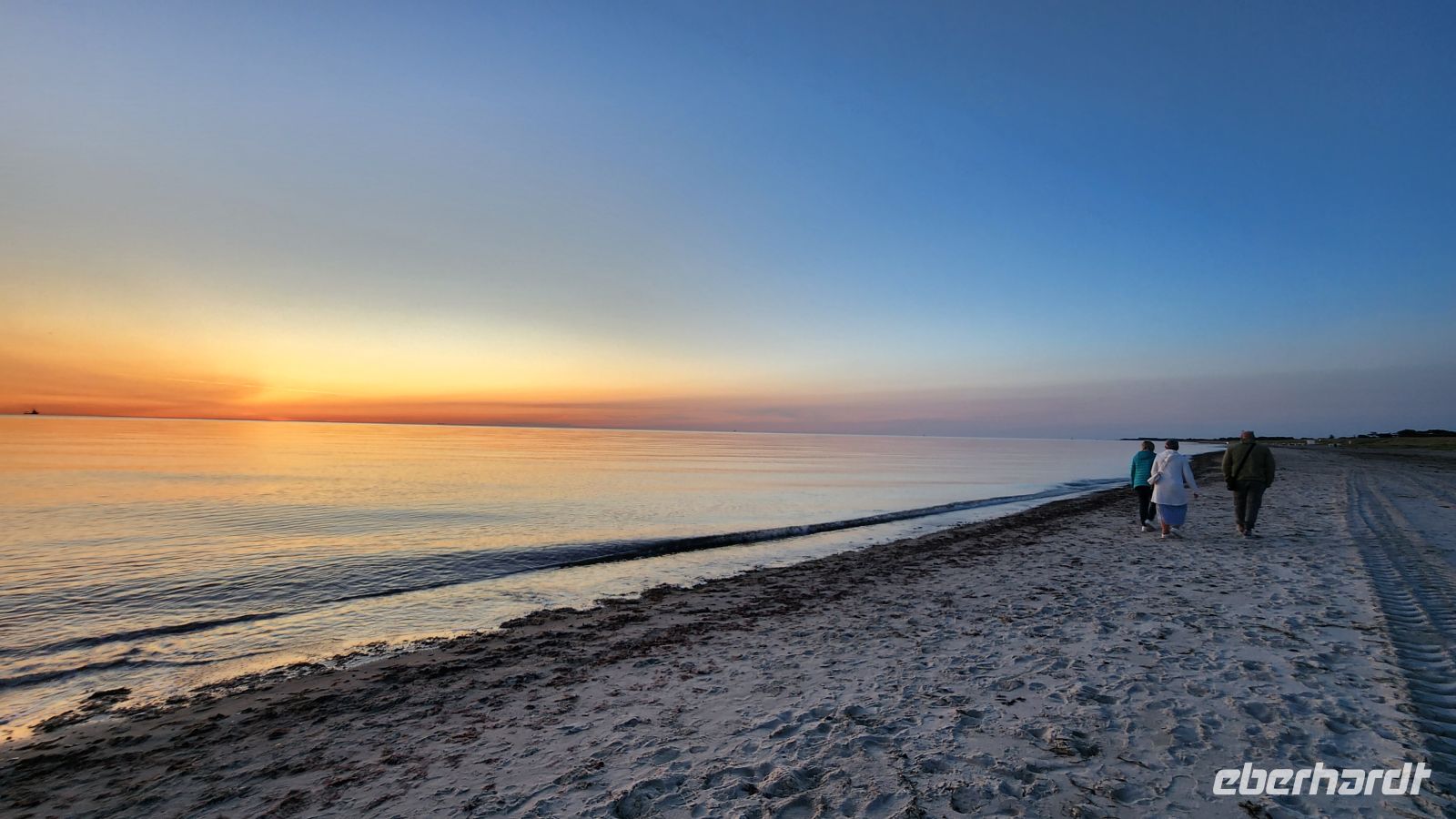 Heimweg nach Sonnenuntergang