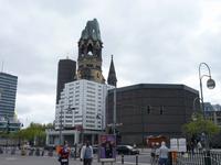 Lippenstift und Puderdose - Gedächtniskirche