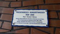 Mittagspause am Bahnhof Uelzen (Hundertwasser)