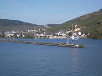 Mosel, Schleuse bei Zeltingen