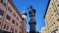 Nepomuk- Brunnen in Rosenheim 