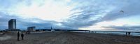 Panorama Warnemünde mit Neptunhotel und dem endlosen Sandstrand