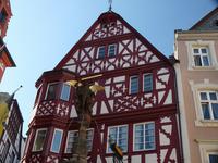 Rathaus mit Brunnen