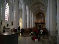 Spätgotische Sankt Nikolaus Kirche  -  mit dem 65 m hohen Turm Wahrzeichen der Stadt.