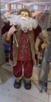 Tag 2 - Blick auf eine Weihnachtsgeschichtsmann Figur im Hotel Christel Heimbuchenthal 