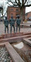 Tag 3 Blick auf die Pinkelbuben am Marktplatz Miltenberg 