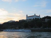 Ausfahrt aus Bratislava - Blick zur Burg