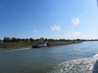 Frachter auf der Donau