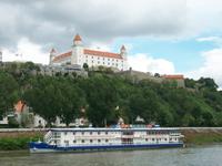 Bratislava - die Pressburg von der Donau aus