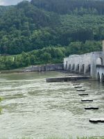 Durch zahlreiche Schleusen