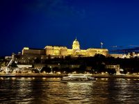1. Tag – Abendspaziergang entlang der Donau in Budapest – Burgpalast