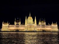 1. Tag – Abendspaziergang entlang der Donau in Budapest – Parlament