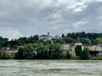 7. Tag – Stadtführung in Passau – Blick über den Inn zur Wallfahrtskirche Mariahilf