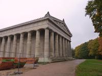 Walhalla (Dt. Heldenhalle)